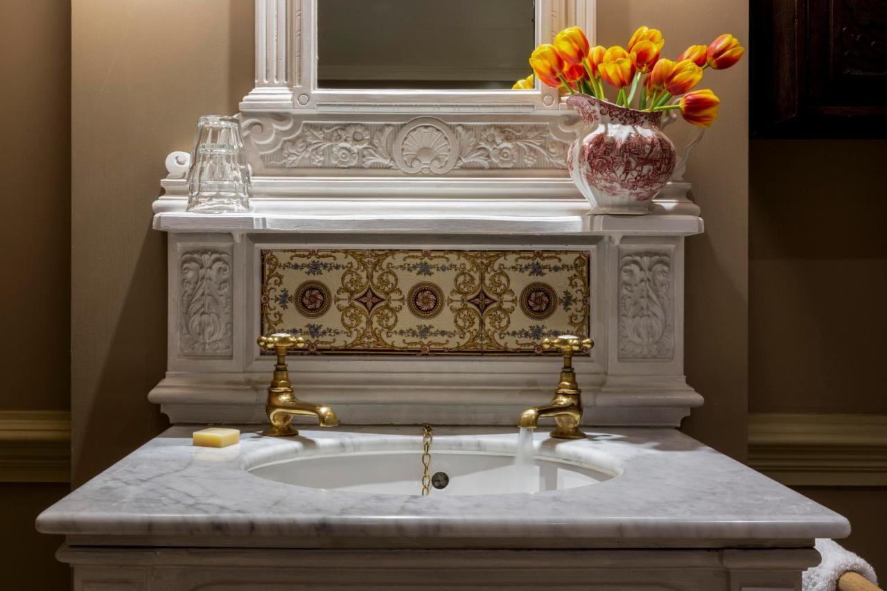 Hotel Batty Langley'S Londýn Exteriér fotografie A marble sink