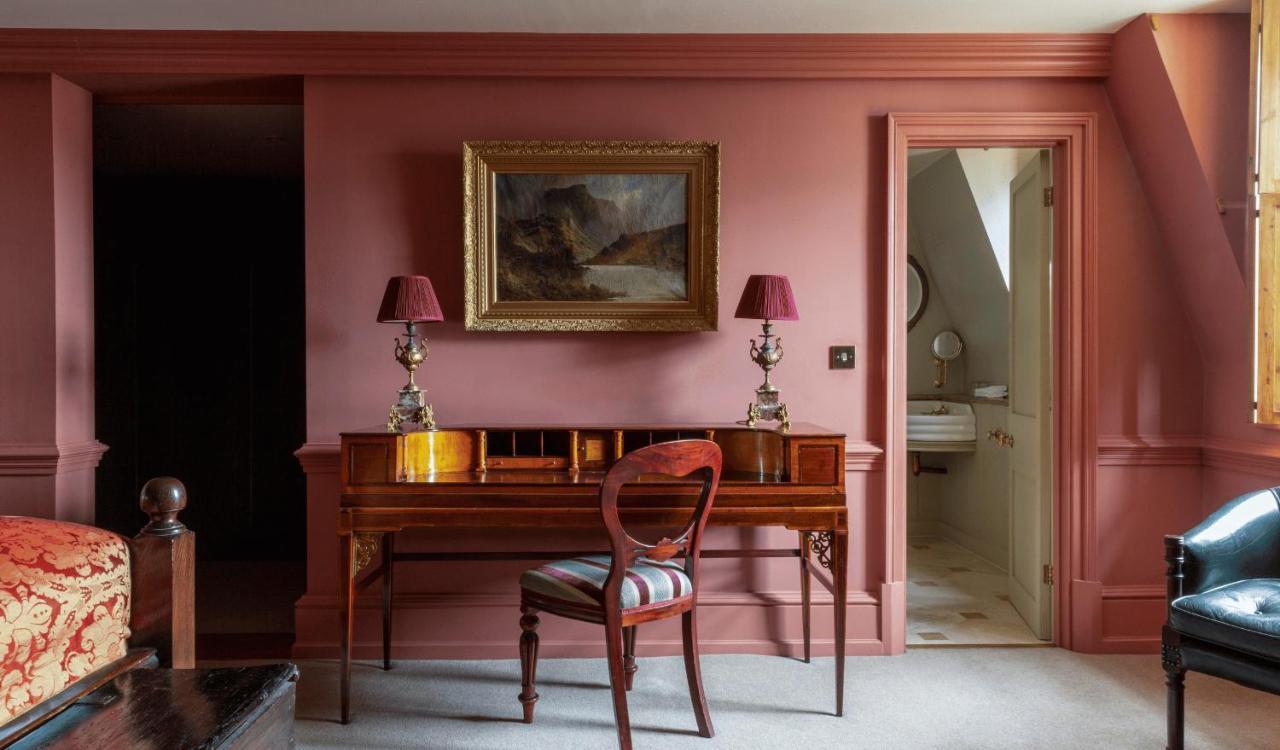 Hotel Batty Langley'S Londýn Exteriér fotografie A room painted in Farrow & Ball's Red Carmine
