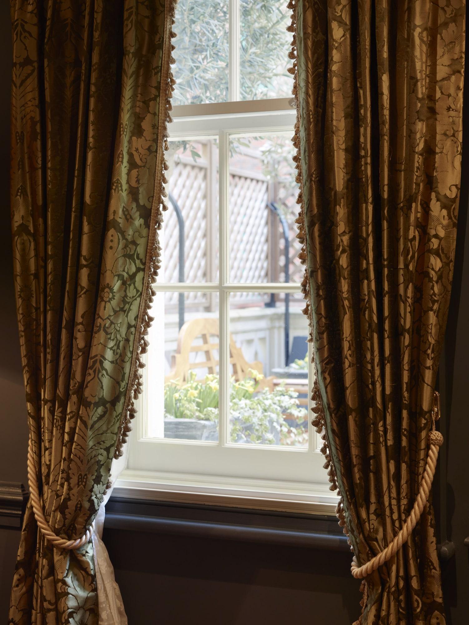 Hotel Batty Langley'S Londýn Exteriér fotografie Window with curtains